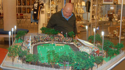 Rolf ångrar sig väl inte. Bytt bytt kommer aldrig igen. I gengäld kommer väldigt många från när och fjärran att se modellen.